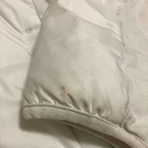 Women’s Lululemon Down for a run jacket size 6, white. Used condition - Picture 7 of 12